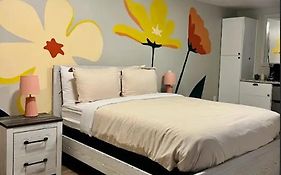 Wildflower Room 10